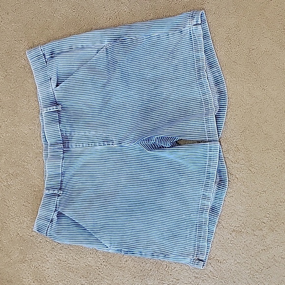 Light Wash Striped 8 in Pull On Short JAG Jeans 20W - Picture 1 of 6